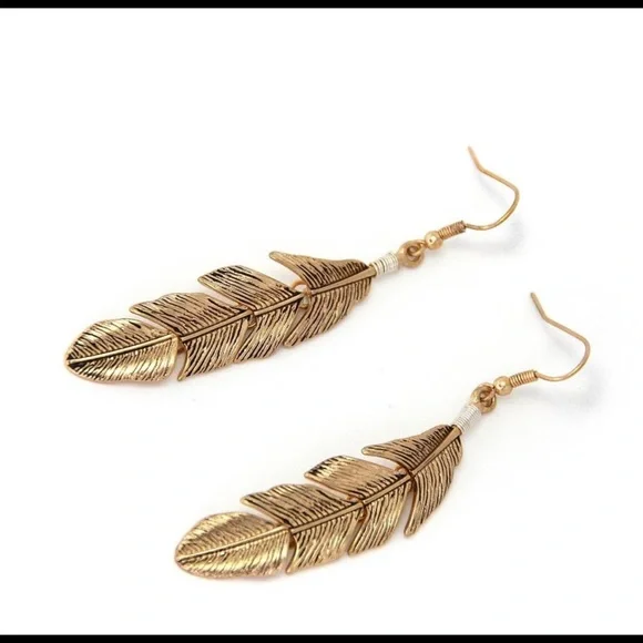 New! Boho Feather Dangle Gold Tone Textured Quality Earring’s - Picture 9 of 13